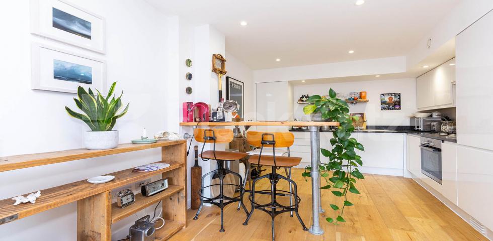 			1 Bedroom, 1 bath, 1 reception Apartment			 Mare Street, Hackney / London Fields 